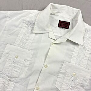 Maximos Yucatan Mexico White Guayabera Size Medium Embroidered Cotton Polyester